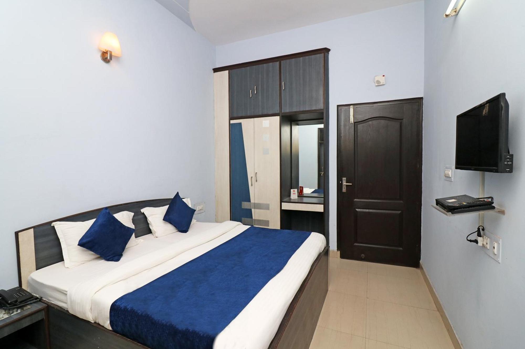 Hotel O Alpine Residency Faridabad Esterno foto