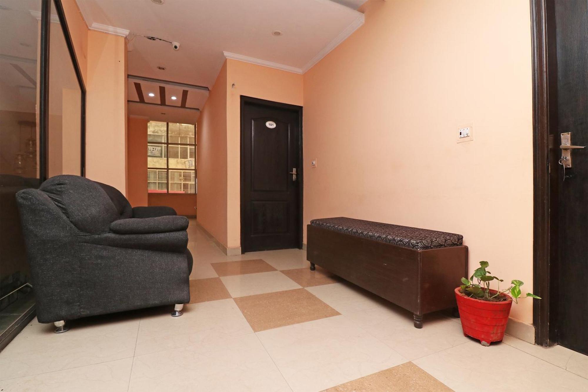 Hotel O Alpine Residency Faridabad Esterno foto